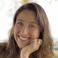 Julia Deziel